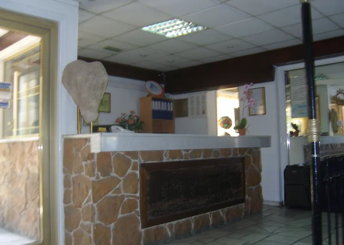 Western Larco Отель