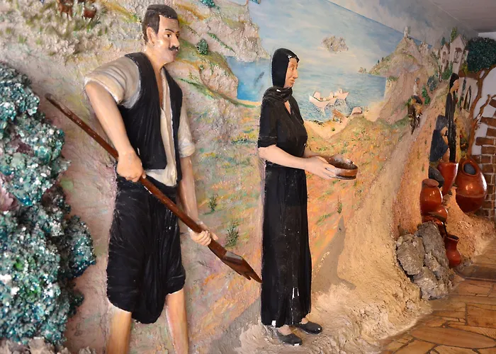 Western Larco Отель