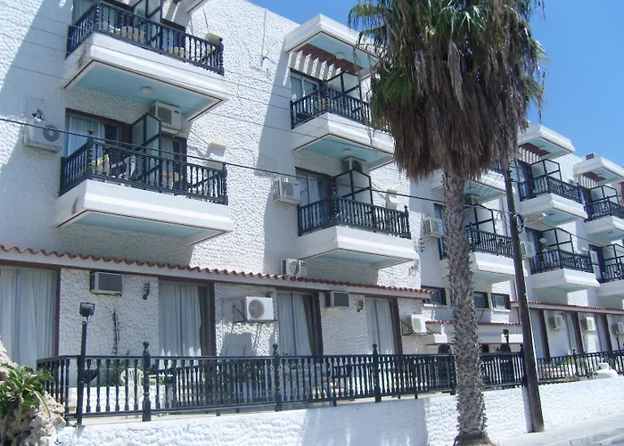 Western Larco 4* Ларнака