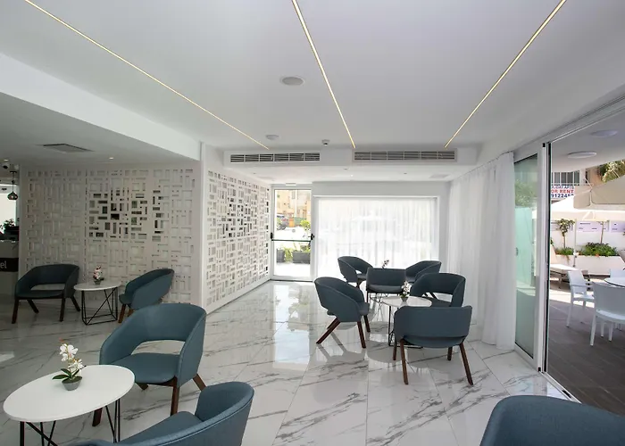 拉尔科酒店 4* 拉纳卡