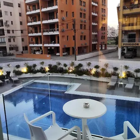 Western Larco 4*