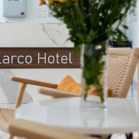Western Larco מלון לרנקה