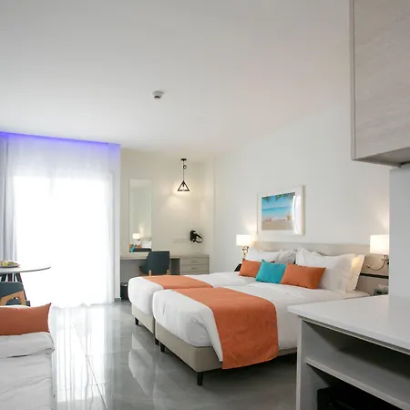 Western Larco מלון 4*