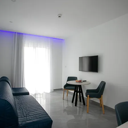 Western Larco מלון 4*