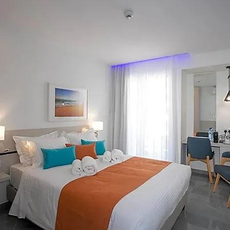 Western Larco 4*