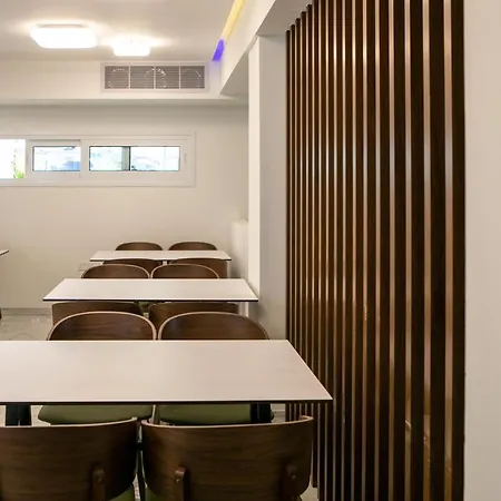 Western Larco 4* Ларнака