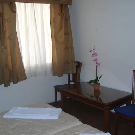 Отель Western Larco