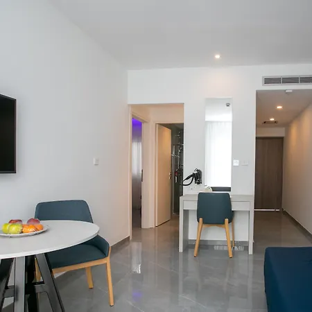 Western Larco Отель